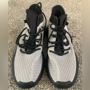 Adidas men’s tennis shoes